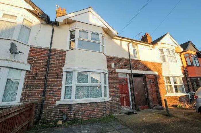 4 Bedroom Semi-Detached House To Rent In Off Cowley Road, Hmo Ready Sharers, OX4