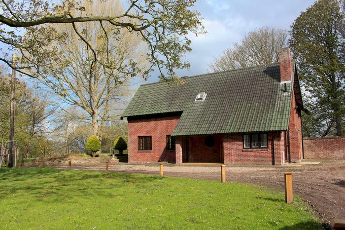 3 Bedroom Detached House To Rent In Hall Lane, Norwich, Norfolk NR8