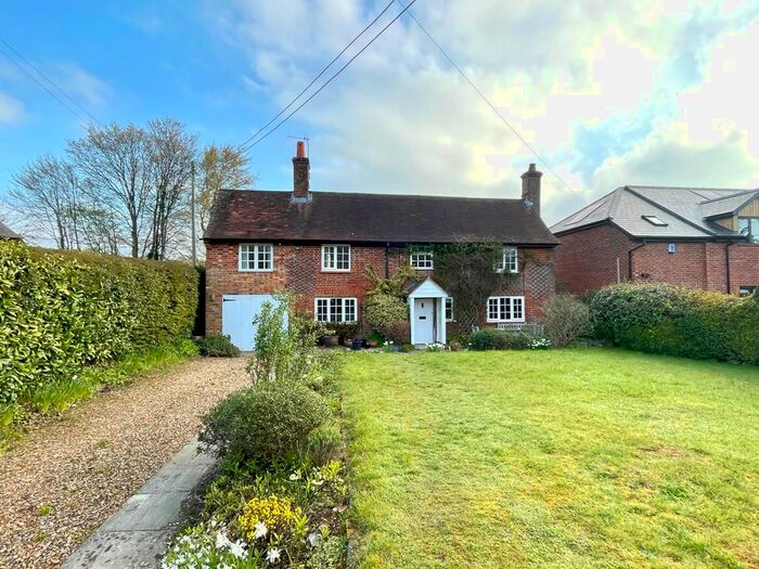 4 Bedroom Detached House To Rent In Old Road, Alderbury, SP5