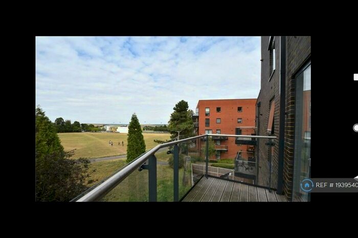 2 Bedroom Flat To Rent In Larner Road, Erith, DA8