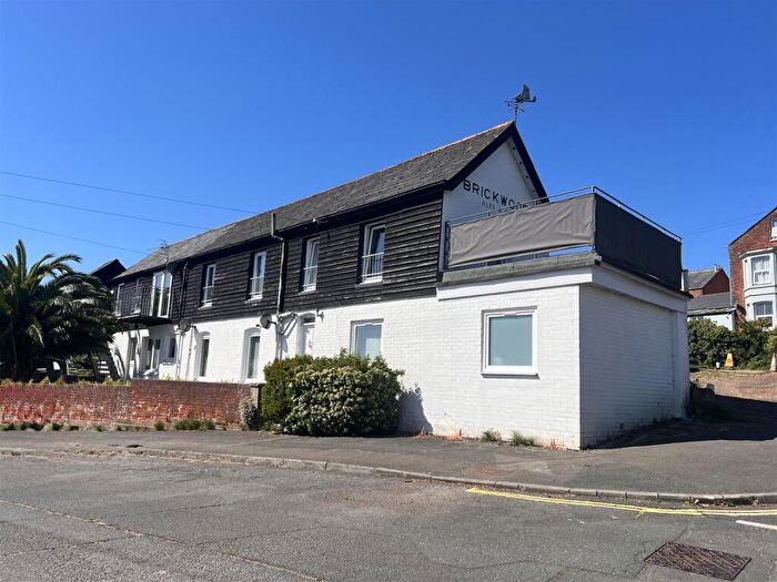 3 Bedroom Flat For Sale In Arctic Road, Cowes, PO31