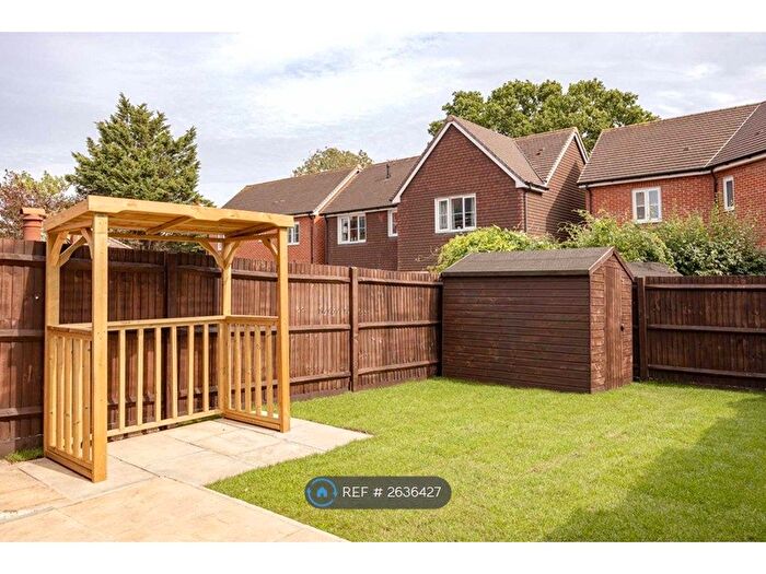 3 Bedroom Semi-Detached House To Rent In Frampton Terrace, Greenwich, London, SE9