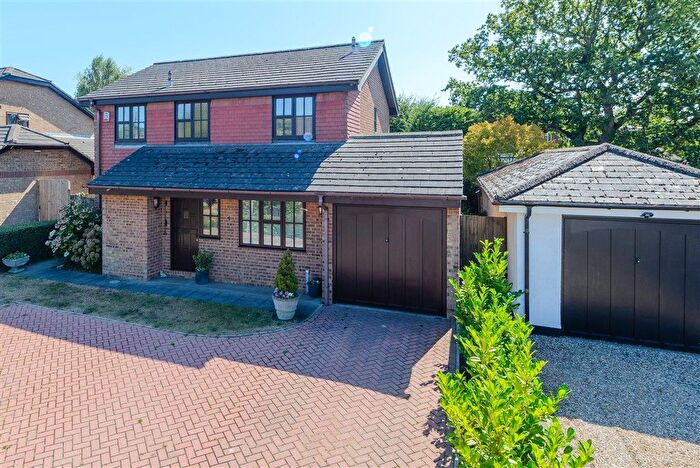 3 Bedroom Detached House For Sale In Mill Lane, Blue Bell Hill, Chatham, Kent, ME5