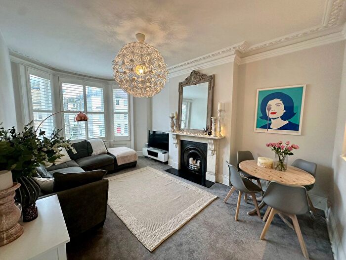 2 Bedroom Flat To Rent In Selborne Road, Hove, BN3