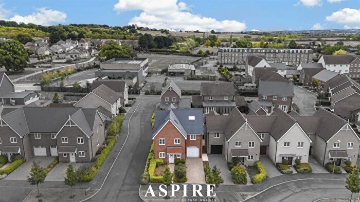 7 Bedroom Detached House For Sale In Stokes Link, Runwell, Wickford, SS11