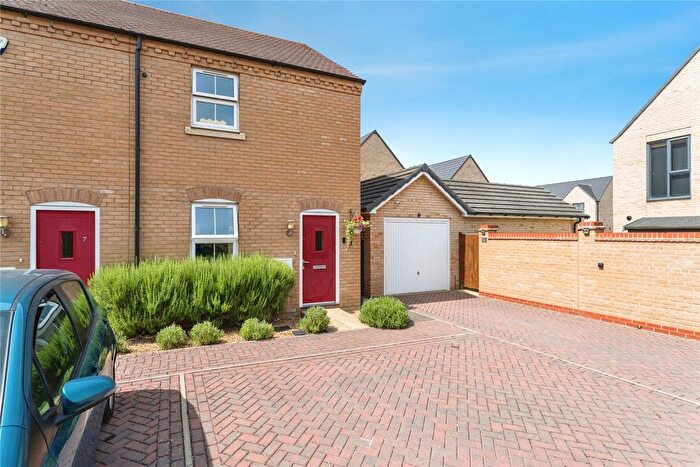 2 Bedroom End Terrace House For Sale In Chivers Way, Cambridge, Cambridgeshire, CB24