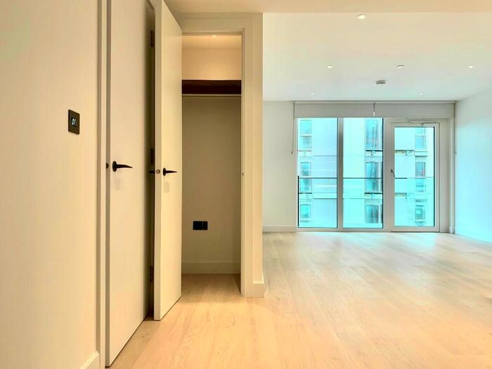 1 Bedroom Flat To Rent In Fountain Park Way, London, W12