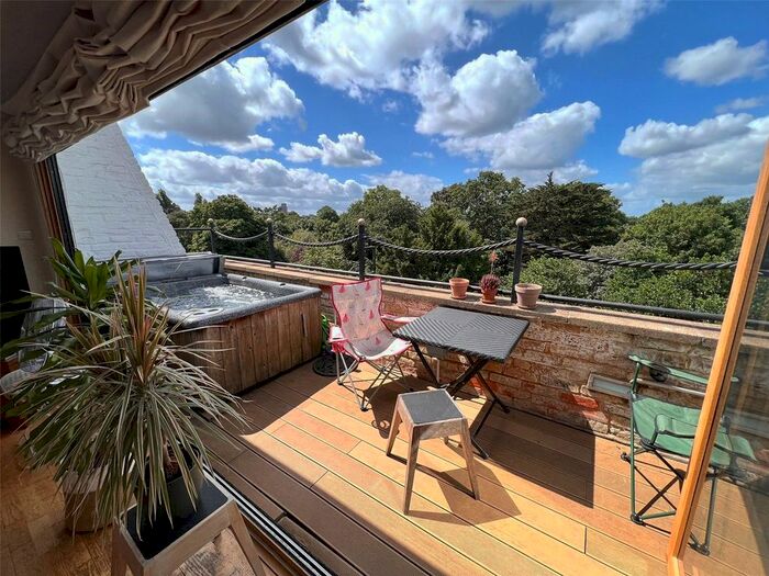 3 Bedroom Flat To Rent In Fulham Palace Road, London, SW6