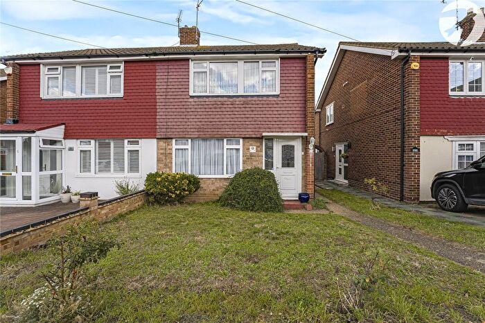 3 Bedroom Semi-detached House For Sale In Glebelands, Crayford, Dartford, DA1
