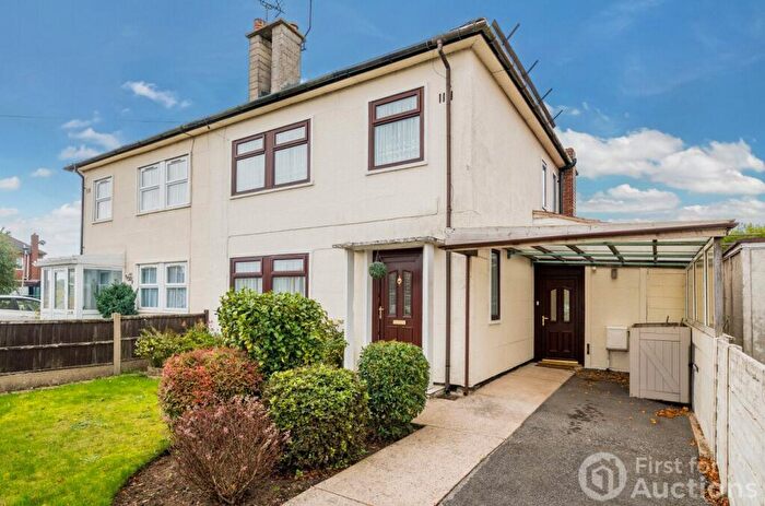 3 Bedroom Semi Detached House For Sale In Westfield Lane, Mansfield, Nottinghamshire, NG19