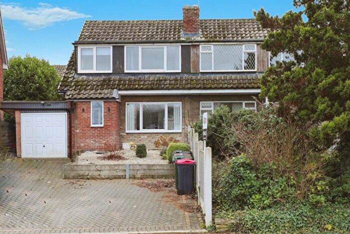 3 Bedroom Semi-Detached House For Sale In Northlands, Sheffield, S26