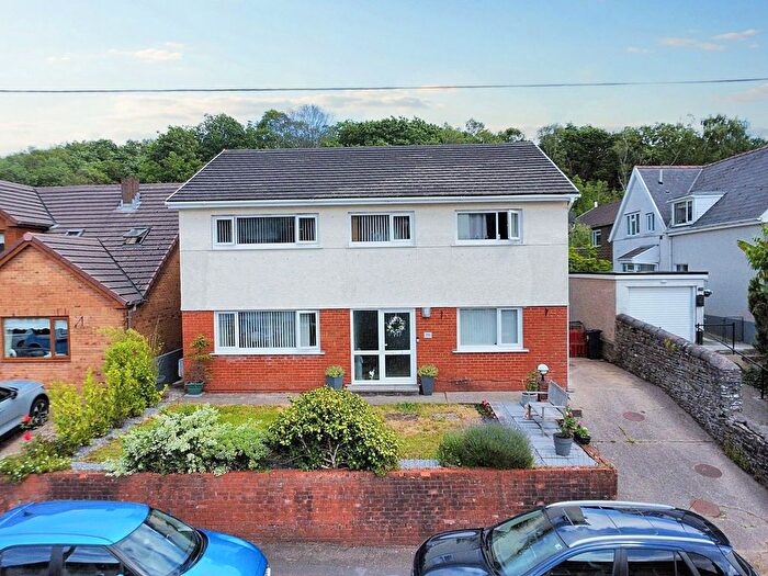 4 Bedroom Detached House For Sale In Fforest Hill, Aberdulais, Neath, SA10