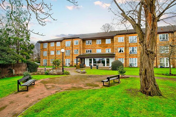 1 Bedroom Flat For Sale In Cambridge Road, Wanstead, E11