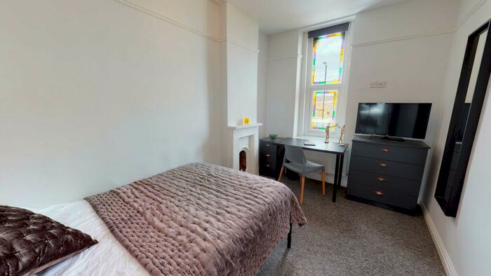 6 Bedroom House To Rent In Fishponds Road, BS16