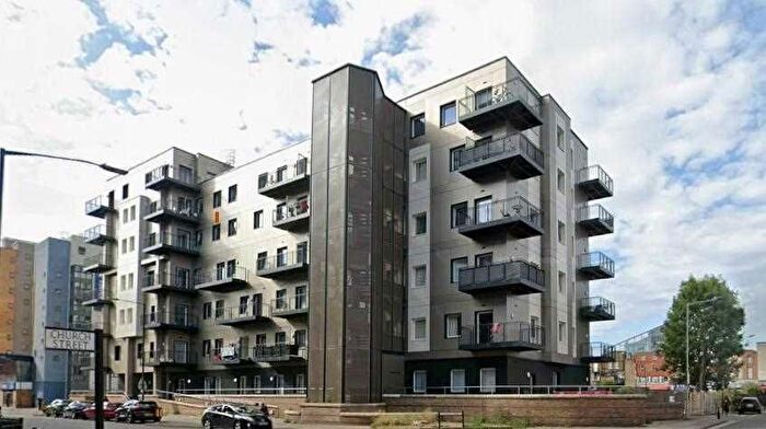 3 Bedroom Flat For Sale In Nova House, Buckingham Gardens, Slough, SL1