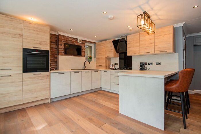 1 Bedroom Flat To Rent In Church Road, Richmond, TW10