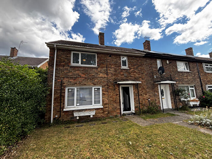 3 Bedroom End Of Terrace House To Rent In Dunelm Walk, SR8