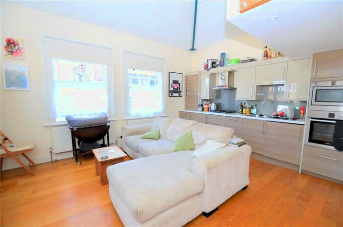 2 Bedroom Apartment To Rent In Nettlefold Place, London, SE27