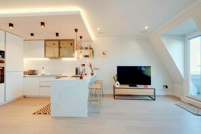 2 Bedroom Flat To Rent In Chapel Market, London, N1