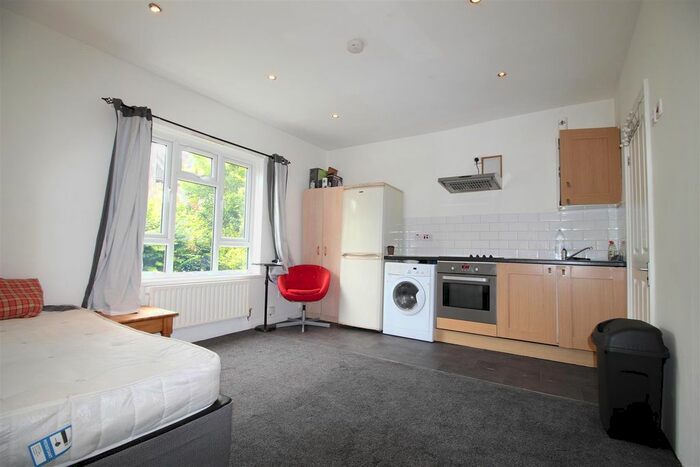 Studio To Rent In Chesterfield Road, London, E10
