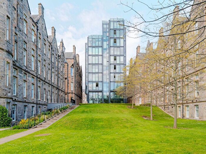 2 Bedroom Flat For Sale In Simpson Loan, Edinburgh, EH3
