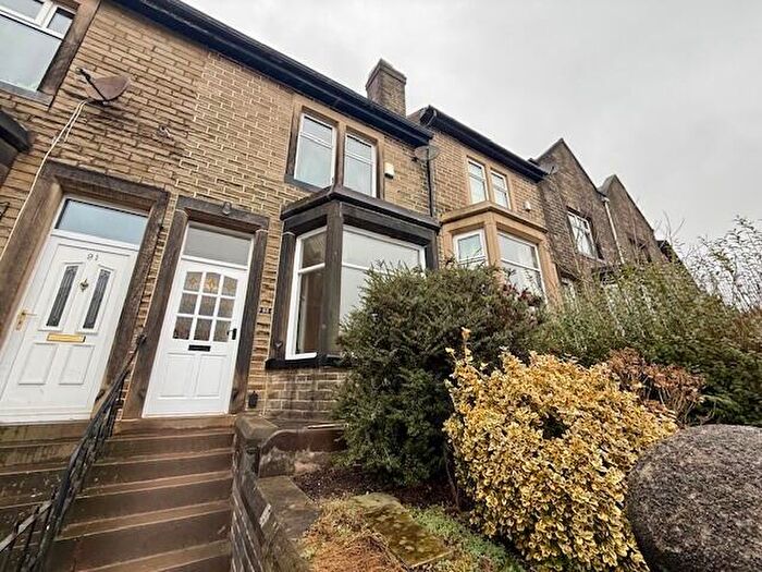 4 Bedroom Town House To Rent In Langroyd Road, Colne, BB8