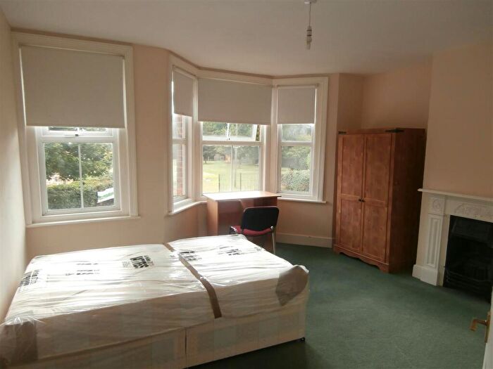 4 Bedroom Terraced House To Rent In Wilton Road, Southampton, SO15