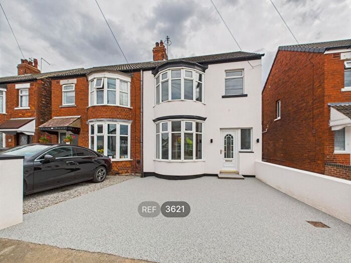 3 Bedroom Semi-Detached House To Rent In , Silverdale Road, Hull, HU6