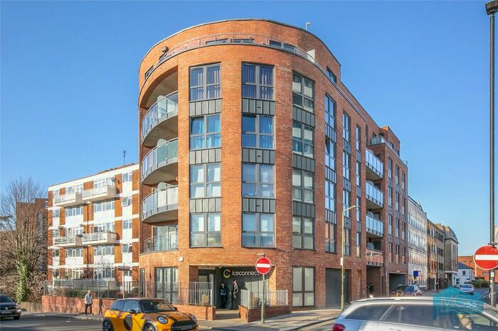 1 Bedroom Flat To Rent In Nether Street, Finchley Central, London, N3