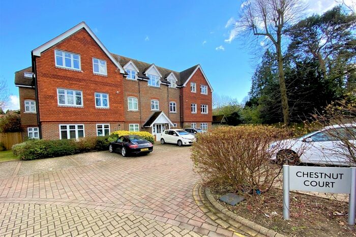 2 Bedroom Flat To Rent In Bonehurst Road, Horley RH6