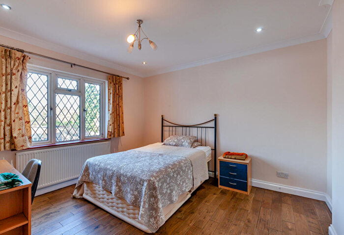 5 Bedroom Detached House To Rent In Upper Brentwood Road, Gidea Park, Romford, RM2