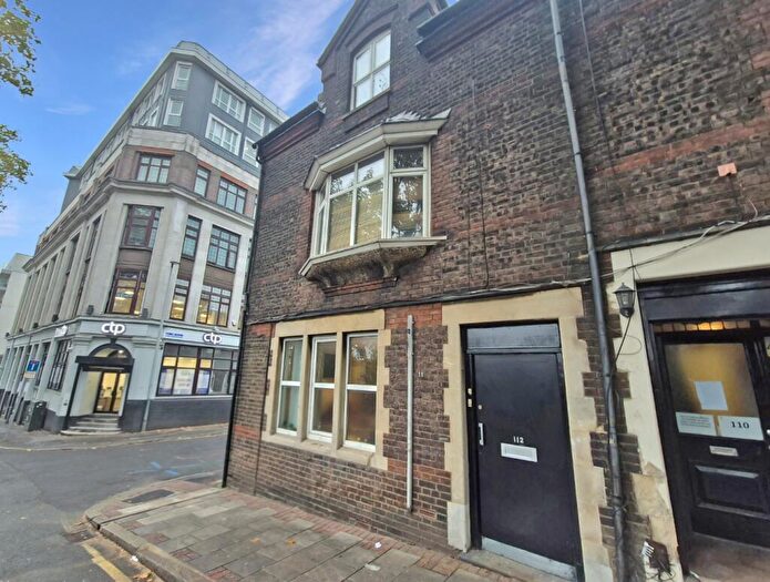 3 Bedroom Apartment For Sale In Midland Road, Luton, Bedfordshire, LU2