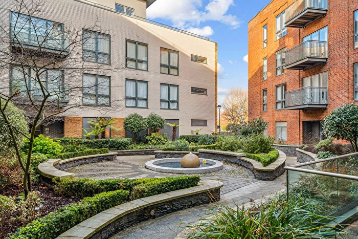 2 Bedroom Flat For Sale In Brewery Lane, Twickenham, TW1