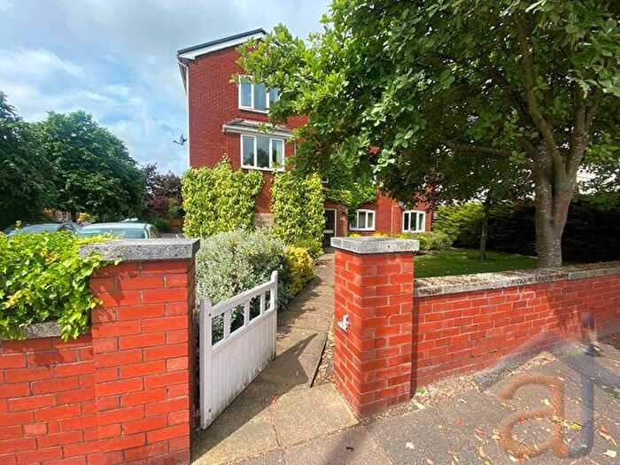 2 Bedroom Apartment For Sale In Chalfont Court, Southport, PR8