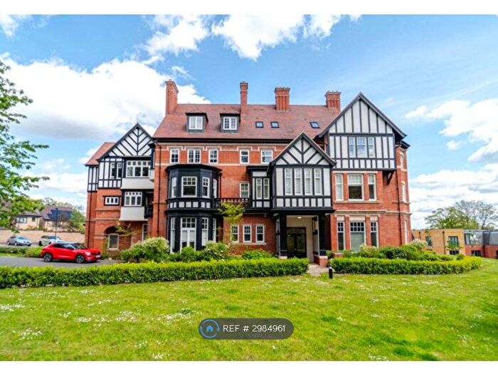 2 Bedroom Flat To Rent In Manor House, Birmingham, B31