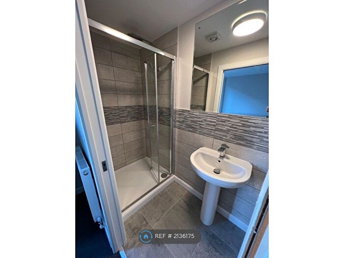 3 Bedroom Flat To Rent In Bridport St, Liverpool, L3