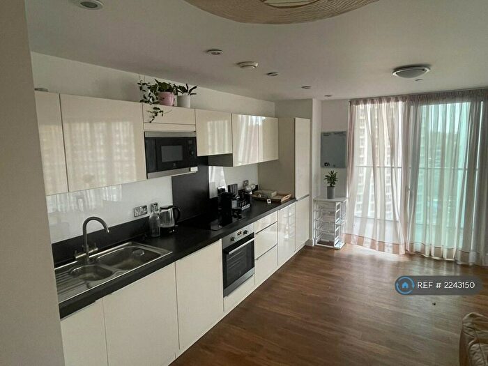 2 Bedroom Flat To Rent In Sienna Alto, London, SE13