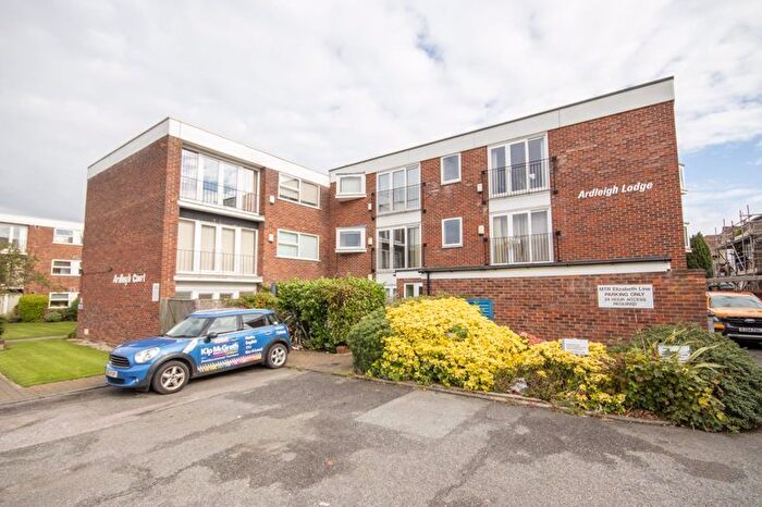 2 Bedroom Flat To Rent In Ardleigh Lodge, Shenfield, Brentwood, CM15