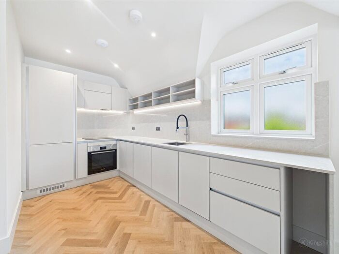 2 Bedroom Apartment To Rent In London Road, High Wycombe, Buckinghamshire, HP11