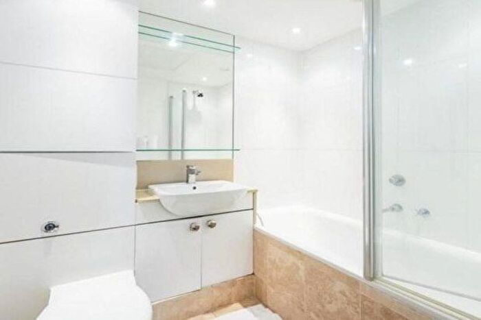 2 Bedroom Flat To Rent In Coleridge Gardens, London, SW10
