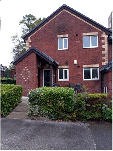 2 Bedroom Flat To Rent In Woodend Court, Woodend Lane, Hyde, Greater Manchester, SK14