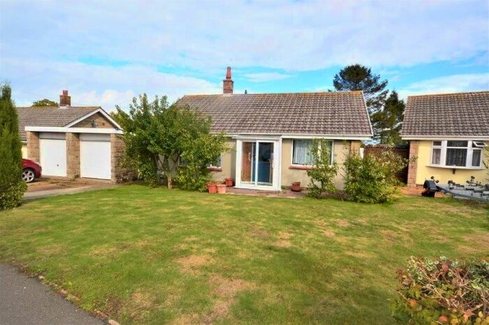 2 Bedroom Bungalow To Rent In Grasmere Avenue, Ryde, PO33