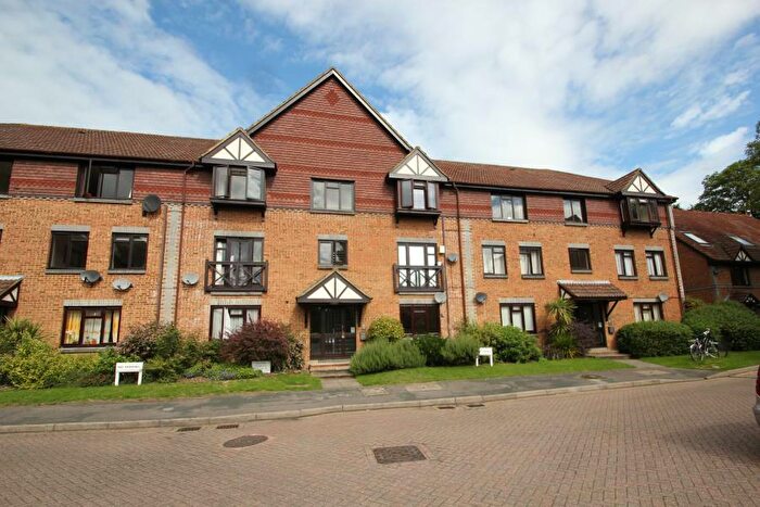 2 Bedroom Apartment To Rent In Woking, GU22