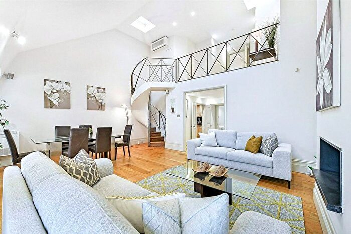 3 Bedroom Flat To Rent In Rutland Gate, London, SW7