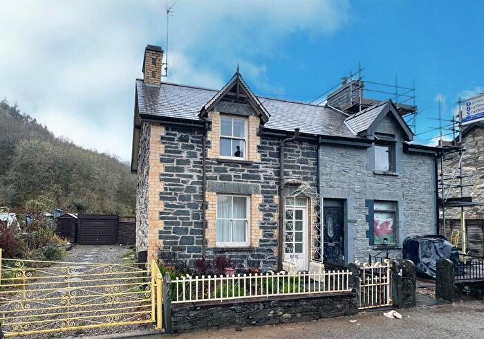 2 Bedroom House For Sale In Dolydd Terrace, Betws-Y-Coed, LL24