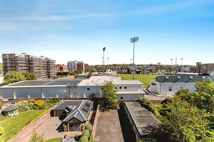 2 Bedroom Flat For Sale In Wilbury Road, Hove, East Sussex, BN3