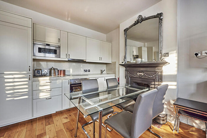 2 Bedroom Apartment To Rent In Beaconsfield Road, St Albans, Hertfordshire, AL1
