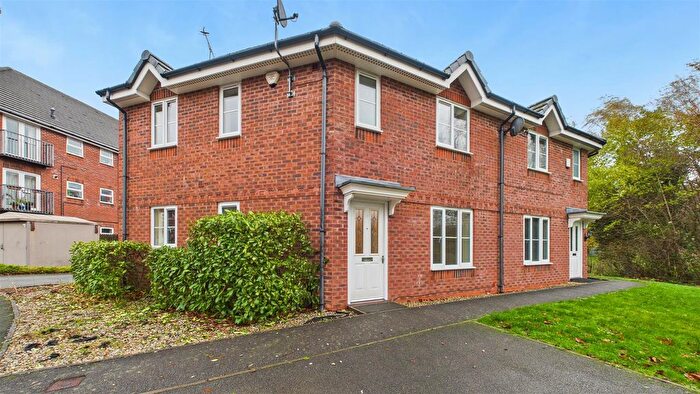 3 Bedroom Semi Detached House For Sale In Brett Young Close, Halesowen, West Midlands, B63