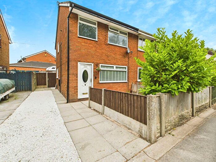 3 Bedroom Semi-Detached House For Sale In Gartons Lane, Sutton Manor, St Helens, WA9