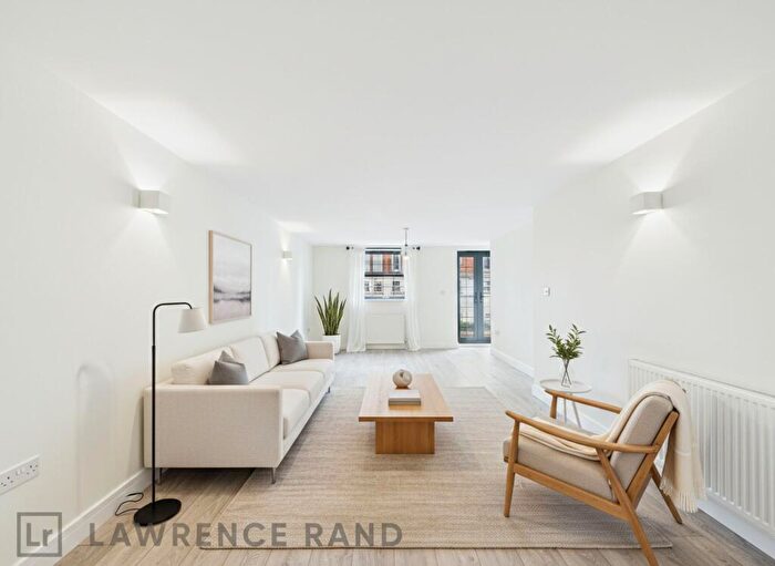 2 Bedroom Flat To Rent In Pembroke Road, Ruislip, HA4